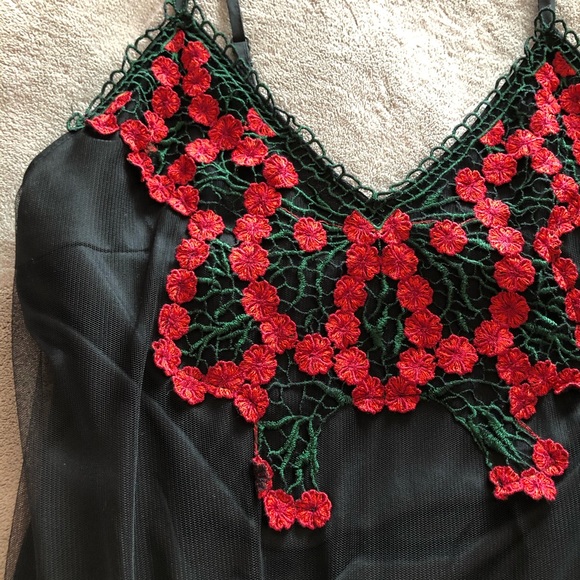 Red Rose Floral Appliqué Midi Dress - Picture 8 of 10